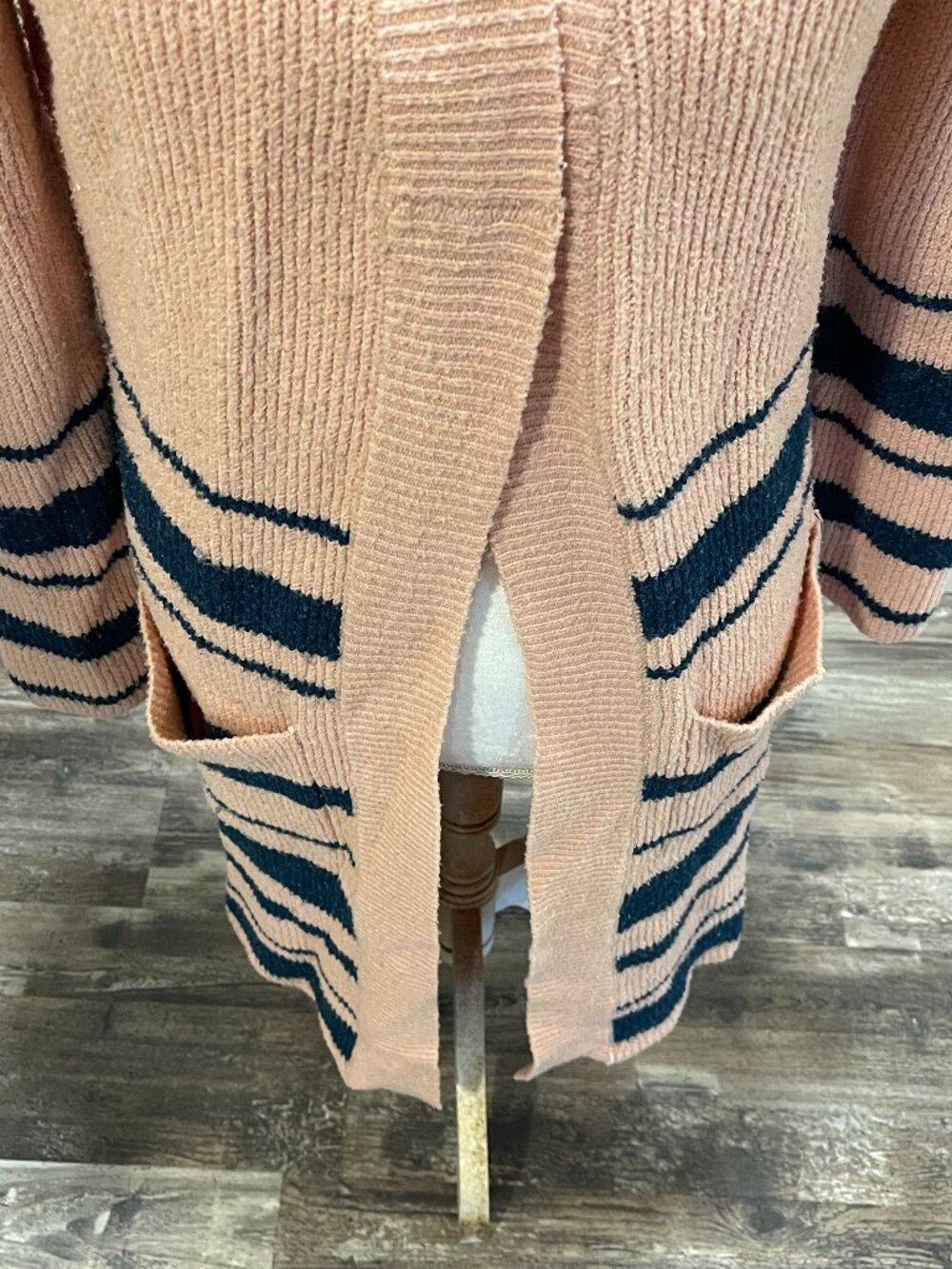 Cardigan - Picture 3 of 5